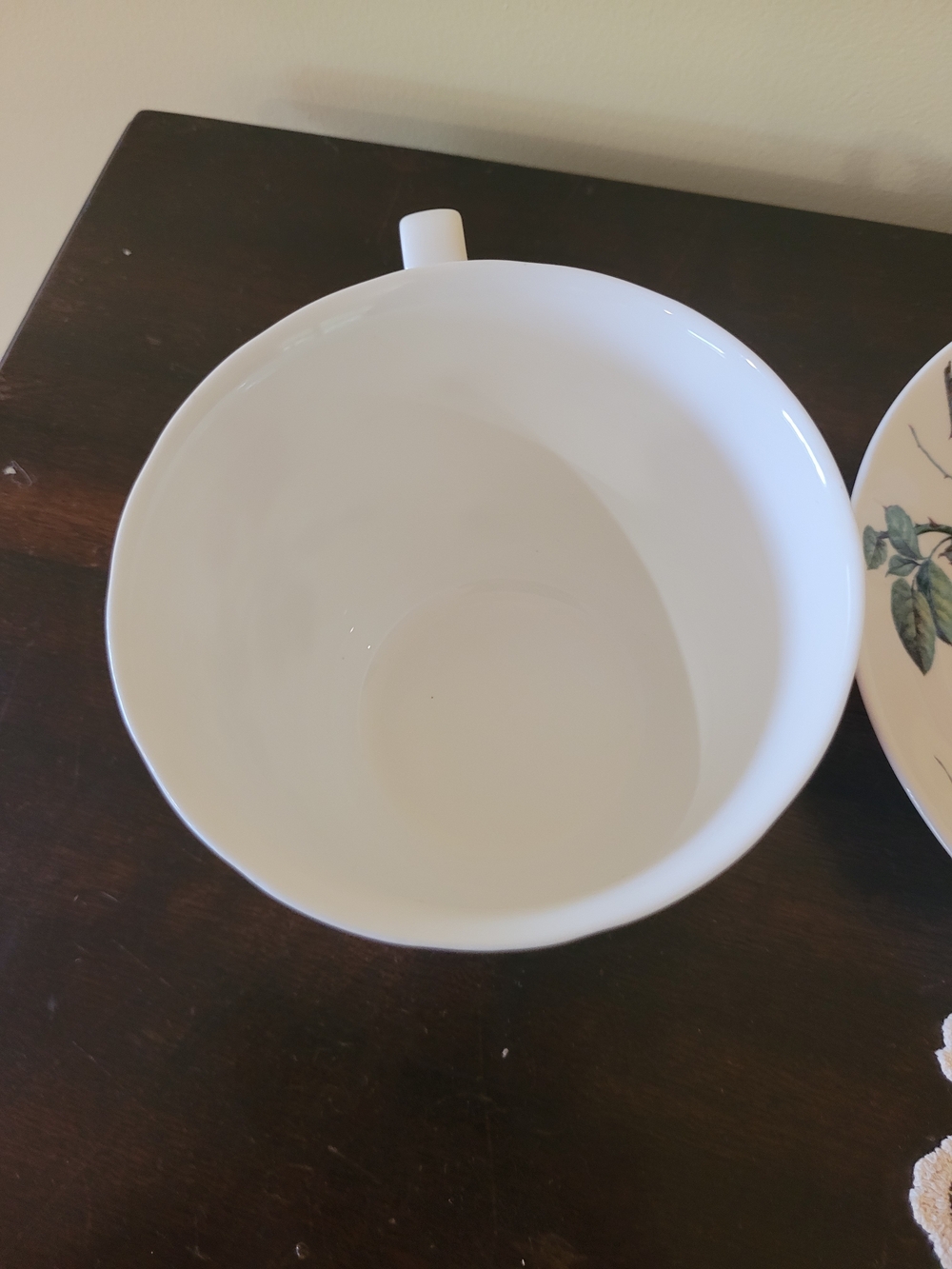 16 Oz English Rose Breakfast Tea Cup And Saucer By Roy Kirkham - Picture 3 of 4